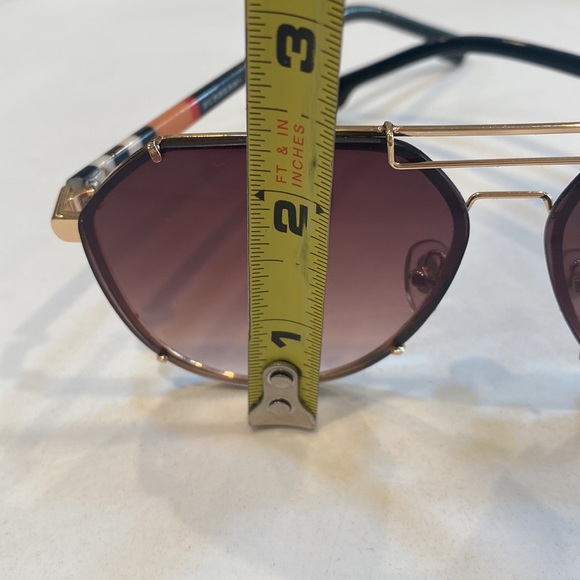 Burberry sunglasses 😎 🕶️ lINISEX for men or women - Picture 15 of 16